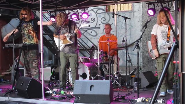KEN GURU Live @ Ingensteds смотреть онлайн
