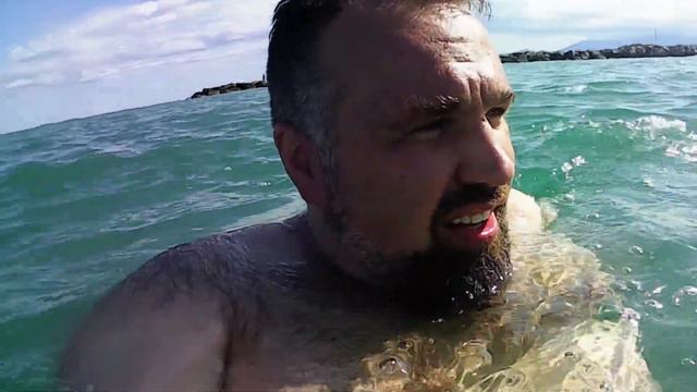 Attacked by a JELLYFISH south of France, Mediterranean Sea 🌊🇫🇷 смотреть онлайн