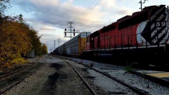 CP 5922 trails on CP 2nd-287 at Morton Grove смотреть онлайн