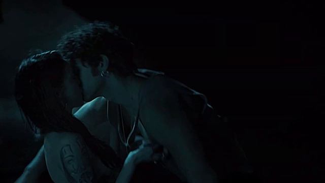 Carmine e Rosa fanno l’amore in spiaggia per la prima volta |(Mare fuori 4). смотреть онлайн
