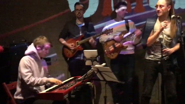 ? - Sun is shining - Bob Marley (IMG 5677) смотреть онлайн