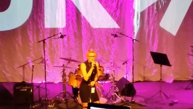 Ronja Merete Knudsen ( Grace Vanderwaal, I don' know my name ) смотреть онлайн