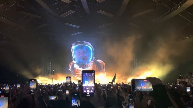31 Eric Prydz HOLO Visual Breakdown смотреть онлайн