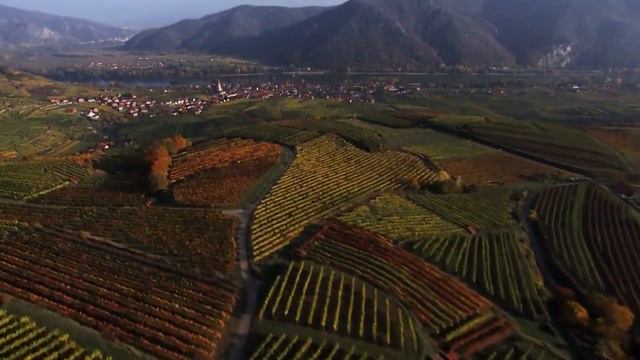 Áustria Vista de Cima - O Leste - Dublado смотреть онлайн