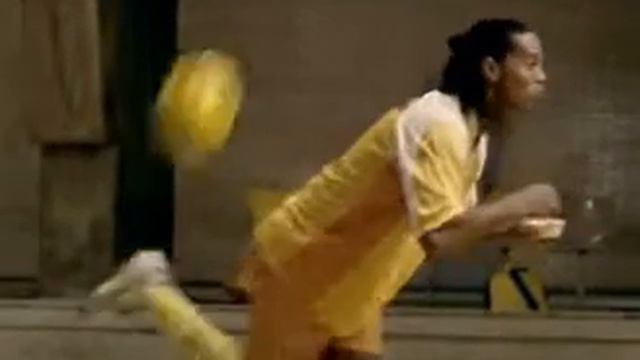 Роналдиньо. Реклама смотреть онлайн