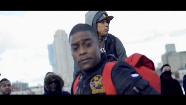 Roya2Faces - Praten Veel ft Play & Beastelistick (prod.Tha Komposer) [Official Video] смотреть онлайн