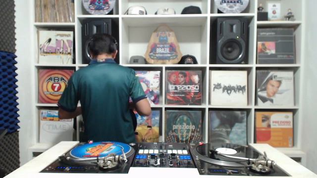 Set Mix 17 by DJ Marquinhos Espinosa (Italo Dance 2000) смотреть онлайн