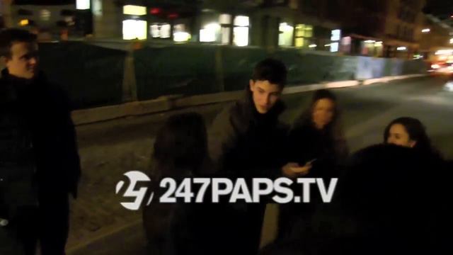 (New) (Exclusive) Shawn Mendes Nick Jonas Emma Roberts at Taylor Swift Birthday Party in NYC смотреть онлайн