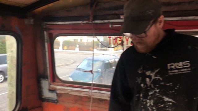 Rust repair, insulation and water tank installation, 1984 Isuzu JCR500 school bus conversion (S1E4) смотреть онлайн