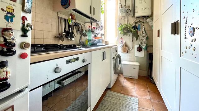 Grimaldi Roma Appio via Michele Amari смотреть онлайн