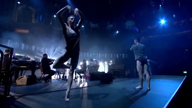 AWVFTS and Wayne McGregor collaborate on Atmos VIII for the BBC Proms смотреть онлайн