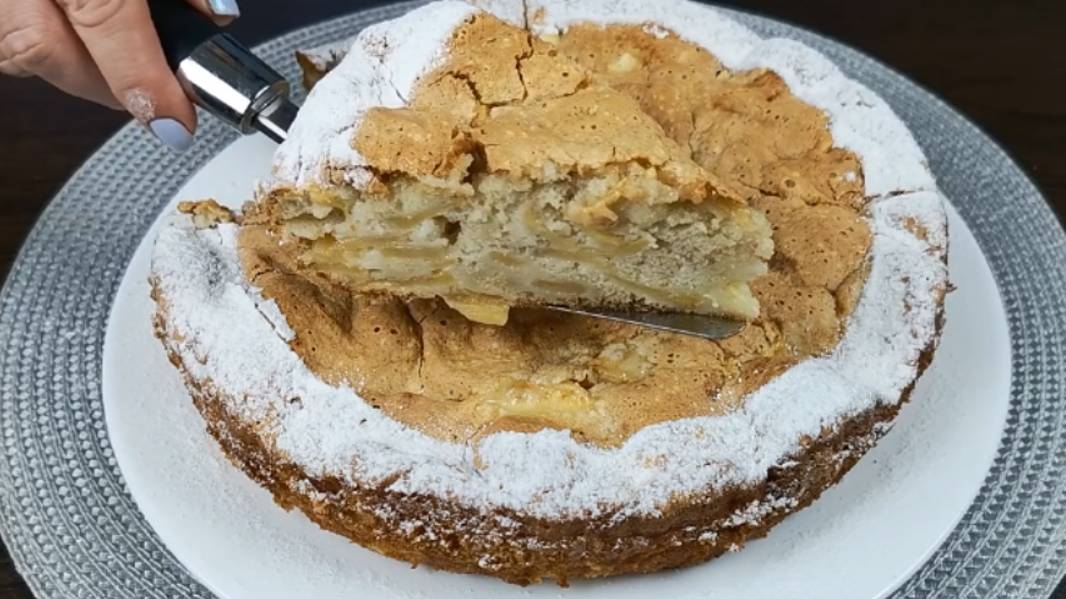 Яблочный пирог, который тает во рту! За 5 минут работы! Быстро, просто и очень вкусно! смотреть онлайн