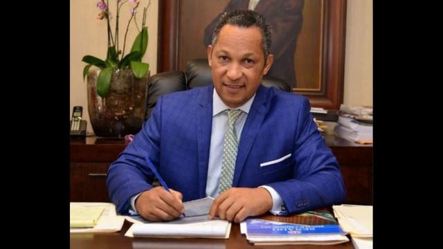 SENADOR DIONIS SÁNCHEZ DIJO FUNCIONARIO INTENTO PASAR MILES DE TARJETAS SUPÉRATE EN COLMADO смотреть онлайн