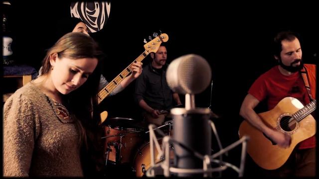 La Rivera - Tiny Desk 2017 "Make Sure" смотреть онлайн