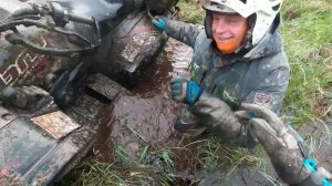 Покатушки на квадроциклах  с переворотом и застреванием!