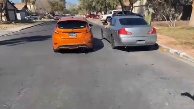 G35 gets destroyed by fiesta ST in rev battle смотреть онлайн