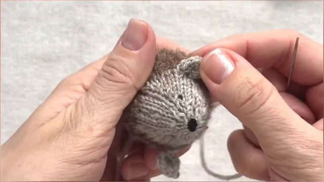 Пришиваем ушки.