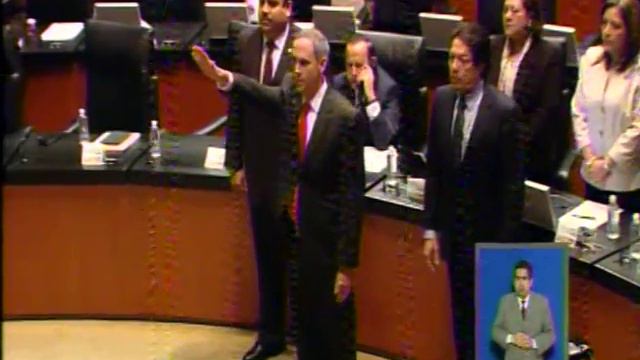Sen. Roberto Gil toma protesta a Alberto Torres García, como Jefe de Unidad de Crédito Público смотреть онлайн