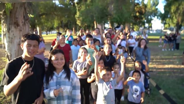 We Opened a FREE Ice Cream Store!! смотреть онлайн