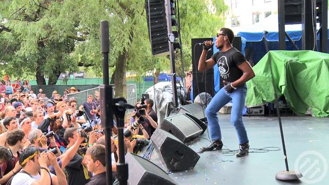 Willis Earl Beal performs "Wavering Lines" at Pitchfork Music Festival 2012 смотреть онлайн