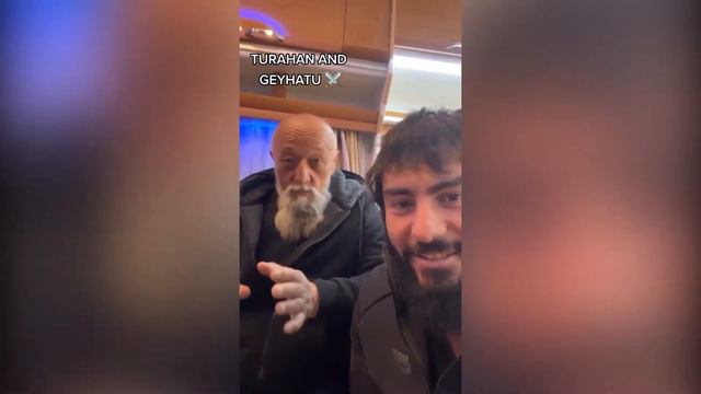 Geyhatu Turan 🤣 #geyhatu #mongol #actor #alp #behindthescenes #interview #character #kurulusosman смотреть онлайн