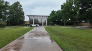 Необычная Талса： Госпиталь-небоскреб и футуристический университет, который велел построить Бог.mp4