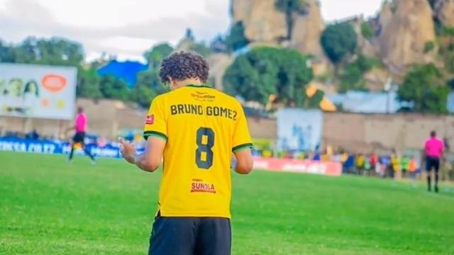 kumekucha huko!Rasmi Simba Sc kuwatambulisha wachezaji watatu wiki hii,Onana ndani смотреть онлайн