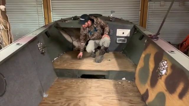 Starcraft Boat Restoration (Pontoon Transom) смотреть онлайн