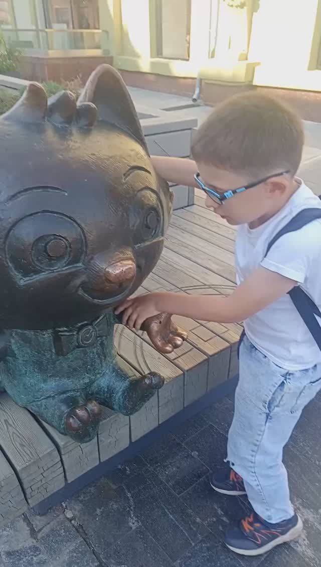 ГОША ИЩЕТ НА УЛИЦЕ НИЖНЕГО НОВГОРОДА ИНТЕРЕСНЫЙ СТАТУИ смотреть онлайн