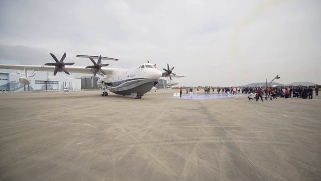Steffi Graf had a tennis exhibition with Wang Qiang and Elise Mertens in #ZhuhaiAirShow Center смотреть онлайн