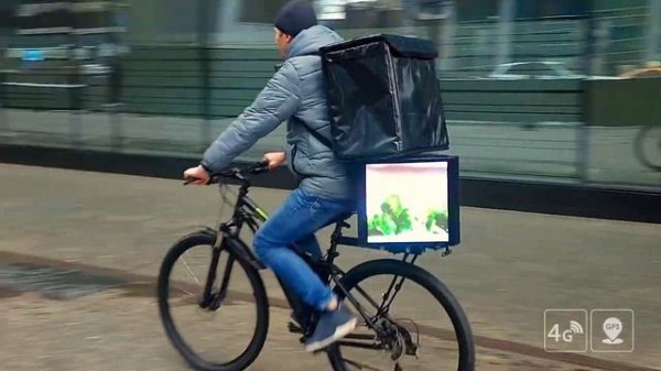 Рекламный экран для курьера Walkscreen Bike