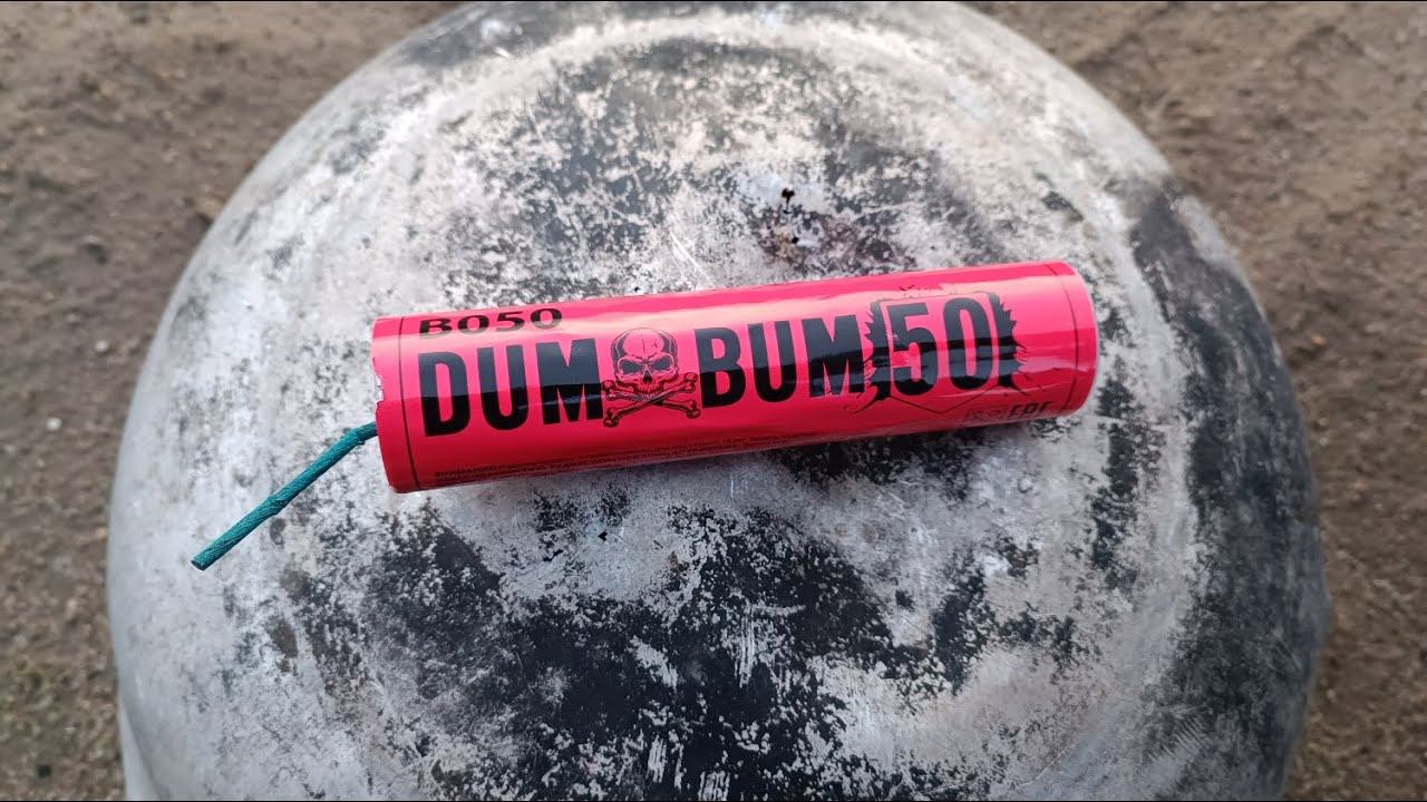 ВЗОРВАЛ ЧАШКУ МОЩНЫМИ ПЕТАРДАМИ / DUM BUM 50 РАЗОРВАЛ ЧАШКУ / ТЕСТ ПЕТАРД ПОД ЧАШКОЙ / #пиротехника смотреть онлайн