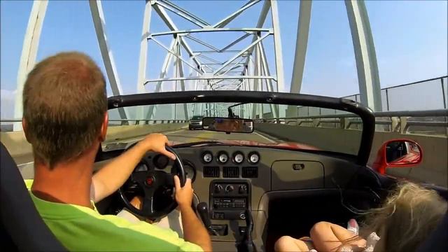Mike and Kelli Drive смотреть онлайн