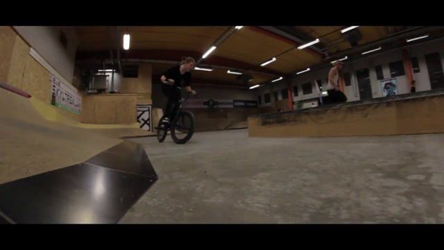 Oskar Eriksson Indoor | BMX смотреть онлайн