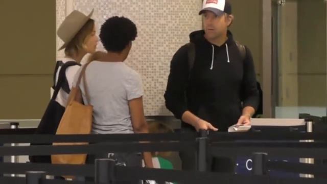 Olivia Wilde Jason Sudeikis with kids, Daisy Otis at LAX смотреть онлайн
