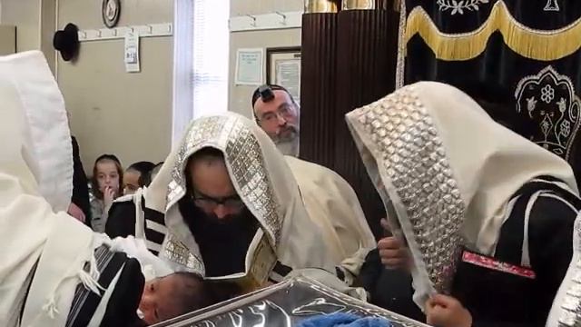 Satmar Rebbe and his Son at a Bris in Boro Park смотреть онлайн