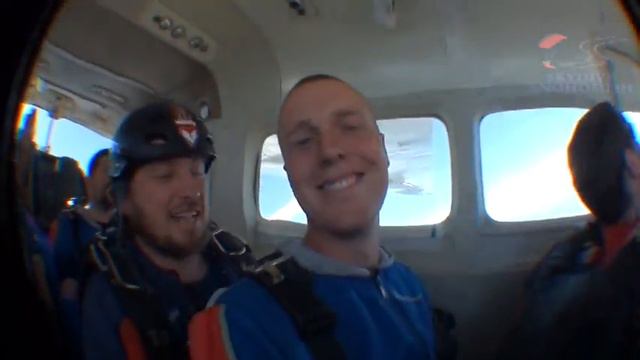 Jessy Smit's Tandem Skydive At Skydive Snohomish in Snohomish, Washington смотреть онлайн