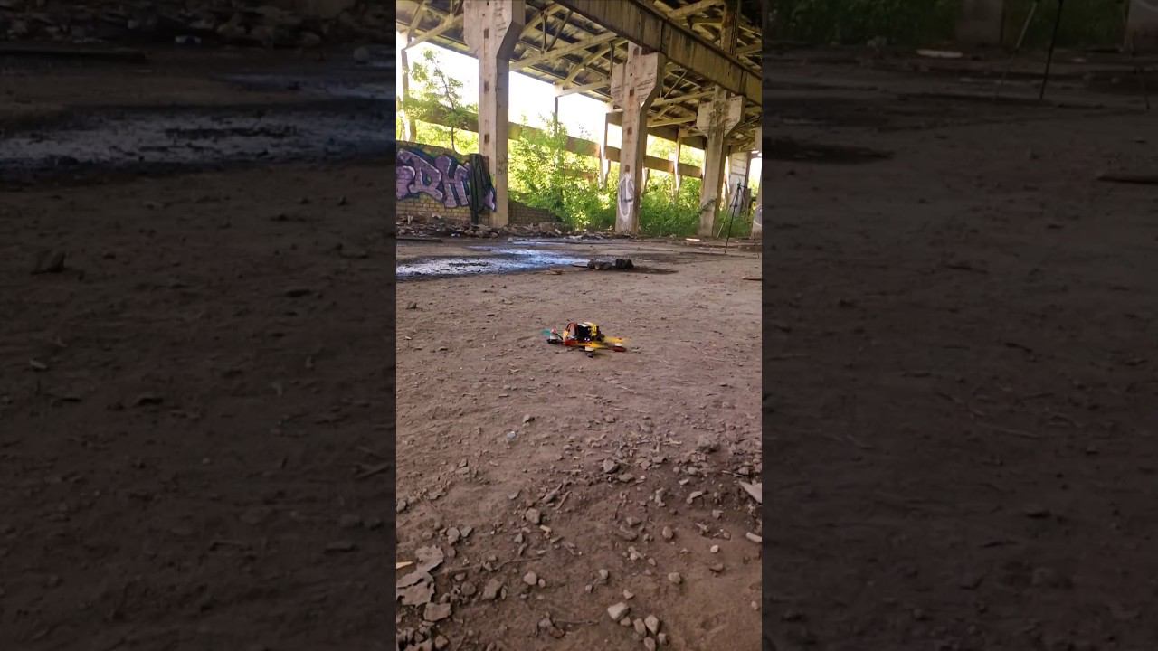 Попылим? #fpvfreestyle #drone #fpv #liftoff #fpvdrone #techno #music #bando