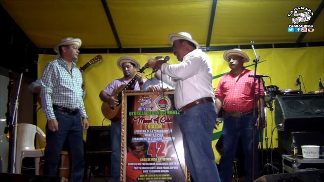 Cantadera con Joaquin Castillo y Edgardo Iturralde смотреть онлайн