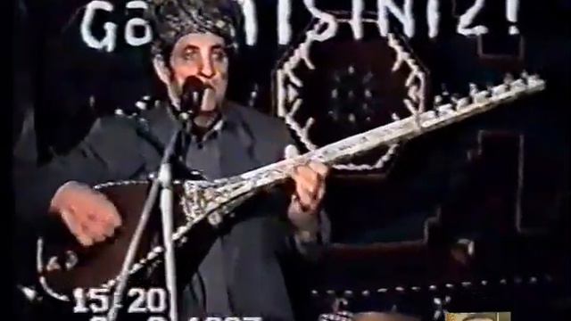 Ağır Şərli. Ustadlar Ustadı Aşıq Kamandar Əfəndiyev смотреть онлайн