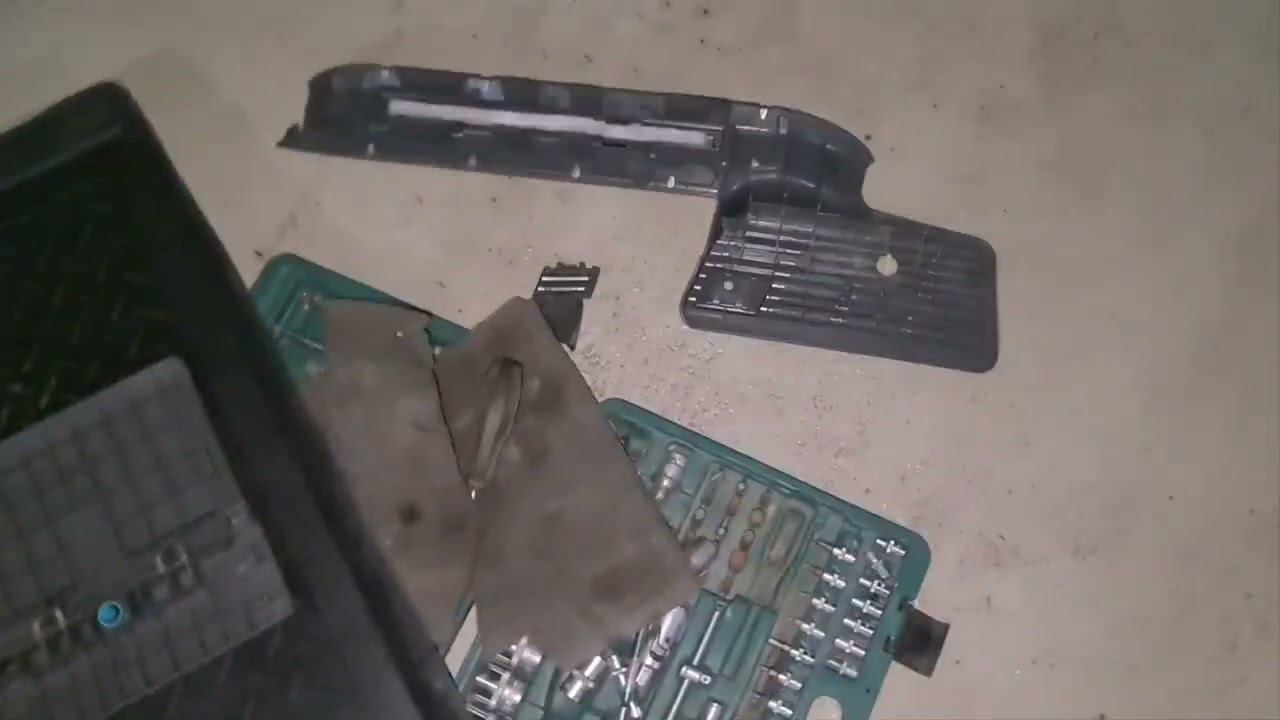 как снять сидения третьего 3 ряда на крузаке Land Cruiser и на Lexus Lx570