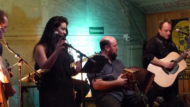 WildCards & Tanja von Erlach - Es het einisch eine gseit - Zum Wilden Mann Ferrenberg смотреть онлайн