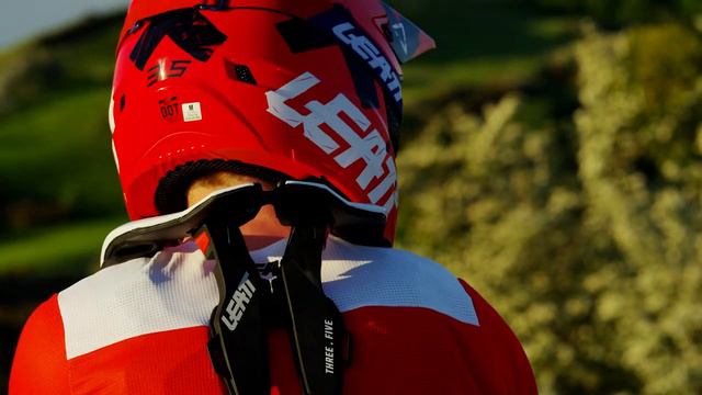 Leatt Шлем кроссовый 3.5 смотреть онлайн