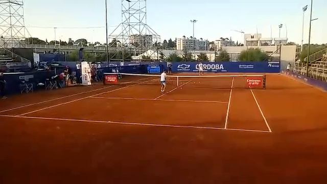 DIEGO SCHWARTZMAN PRACTICANDO CORDOBA OPEN 2020. смотреть онлайн