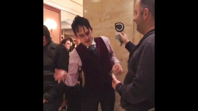 Robin Lord Taylor Дурочка, танцуй смотреть онлайн