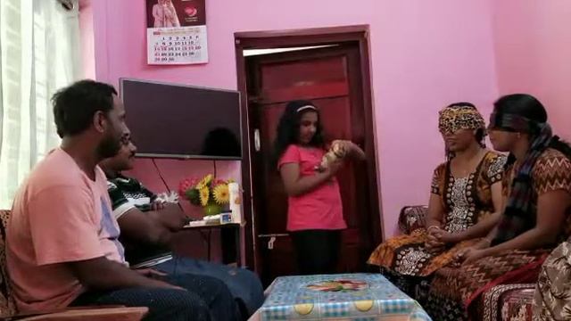 Taste vs smell challenge: Girls vs Boys смотреть онлайн