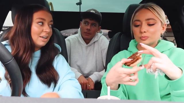 saffron barker making anastasia kingsnorth look like an idiot for 2 minutes straight.. смотреть онлайн