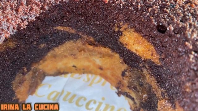 Кекс «Мраморный» шоколадно-кофейный с начинкой: соленая карамель и кофейный соус🇺🇸Cupcake "Marble" смотреть онлайн