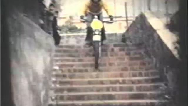 Moto sulle scale - 1976 смотреть онлайн