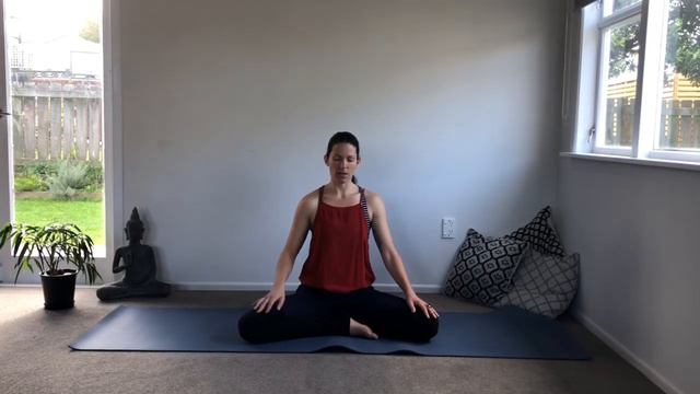 Yoga I Mindful Pelvic floor exercises I Yoga With Erika Josa смотреть онлайн